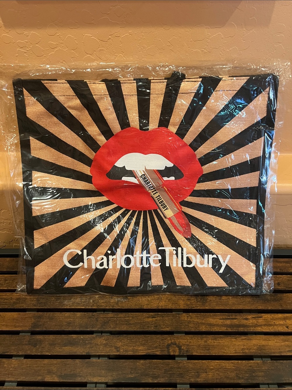 Promotional tote Charlotte Tilbury